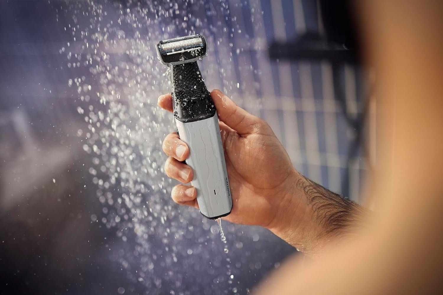 Aparador e Raspador de Pelos para o Corpo Philips Bodygroom BG3007/01 Uso Seco e Molhado, à Prova d’água - Bivolt - Imagem 4