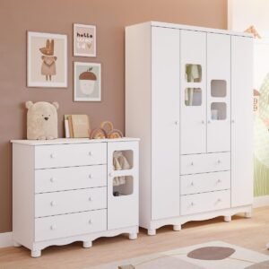 Quarto de Bebê Completo com Guarda Roupa Uli 4 Portas Cômoda Uli 4 Gavetas Móveis Peroba Branco Brilho